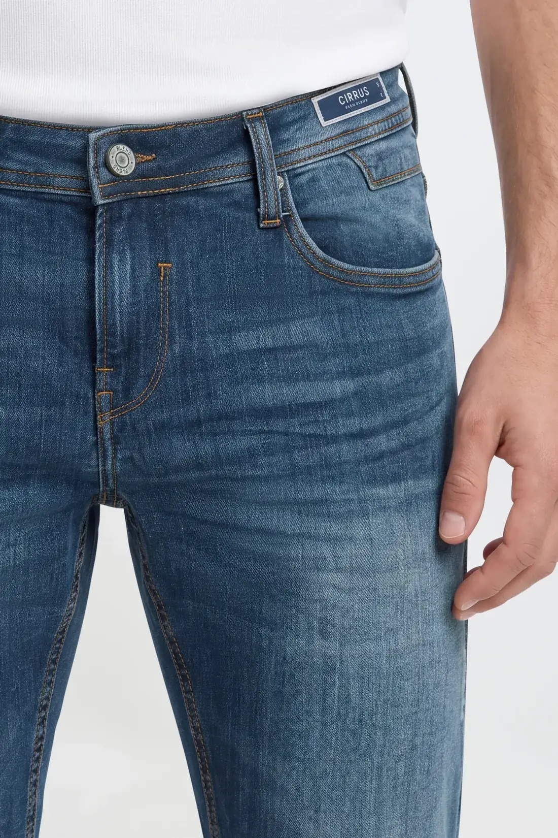 Corrected waistband with sharp stitching, true hardware and legible label